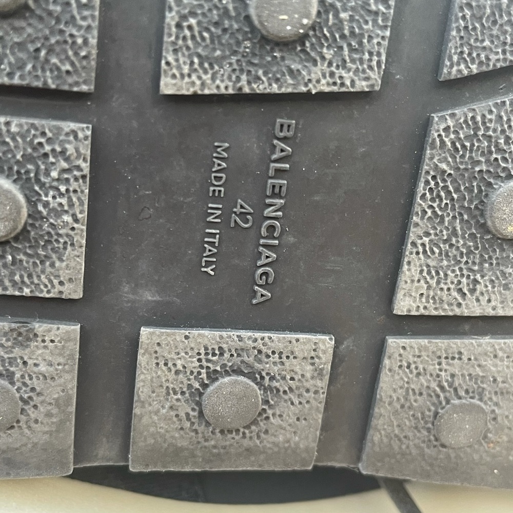 BALENCIAGA RACE RUNNER SNEAKER - Picture 15 of 15